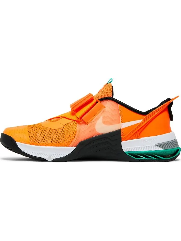 Кроссовки Nike Metcon 7 FlyEase 'Total Orange Clear Emerald' — изображение 3 из 8, оранжевый