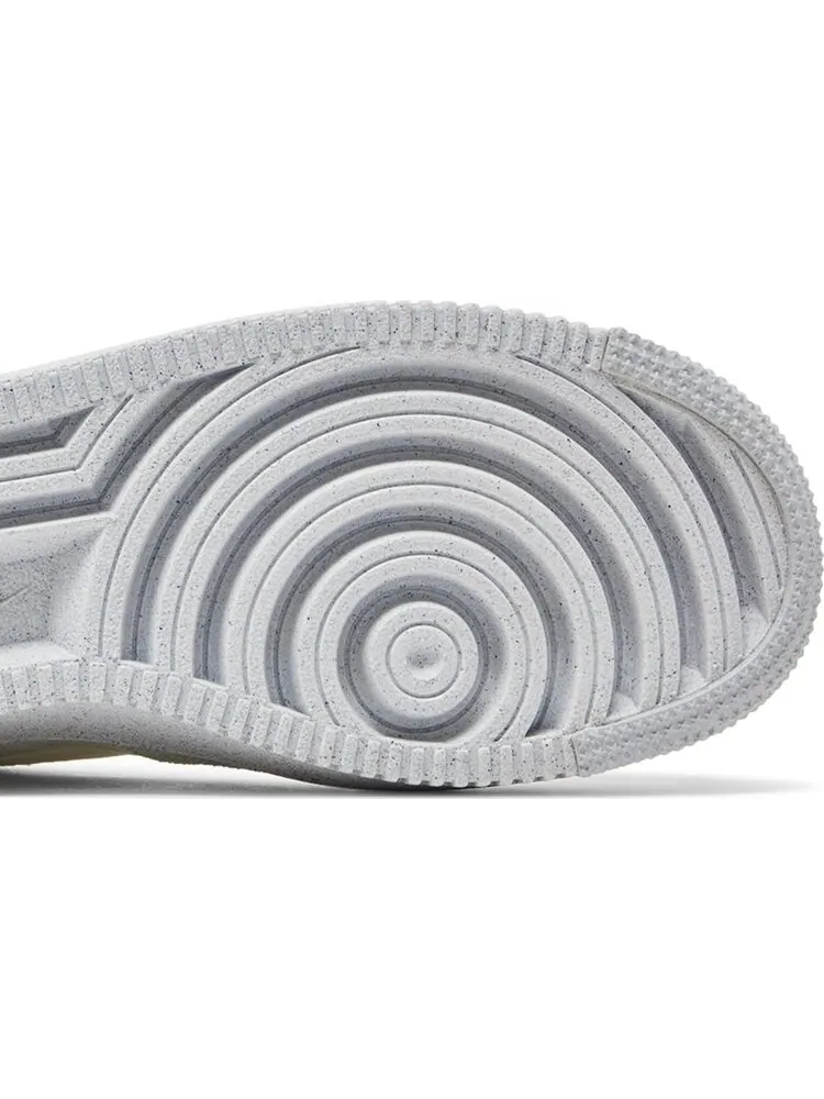 Кроссовки Nike Air Force 1 Crater Flyknit GS 'White Wolf Grey' — изображение 5 из 8, белый