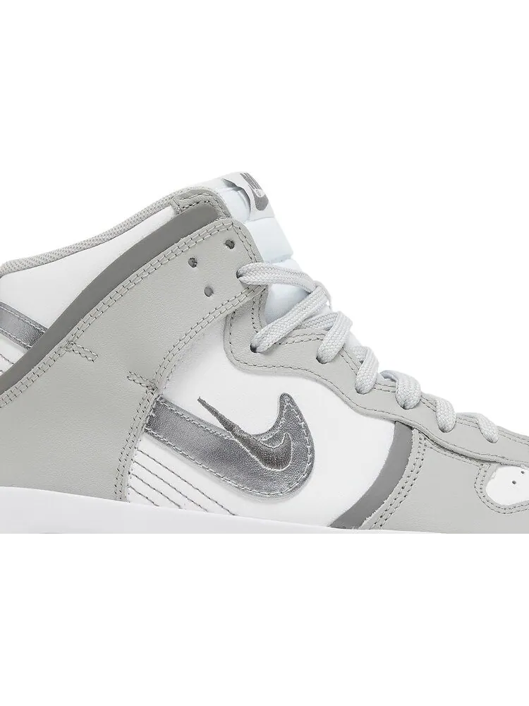 Кроссовки Nike Wmns Dunk High Up 'Light Smoke Grey' — изображение 2 из 8, белый