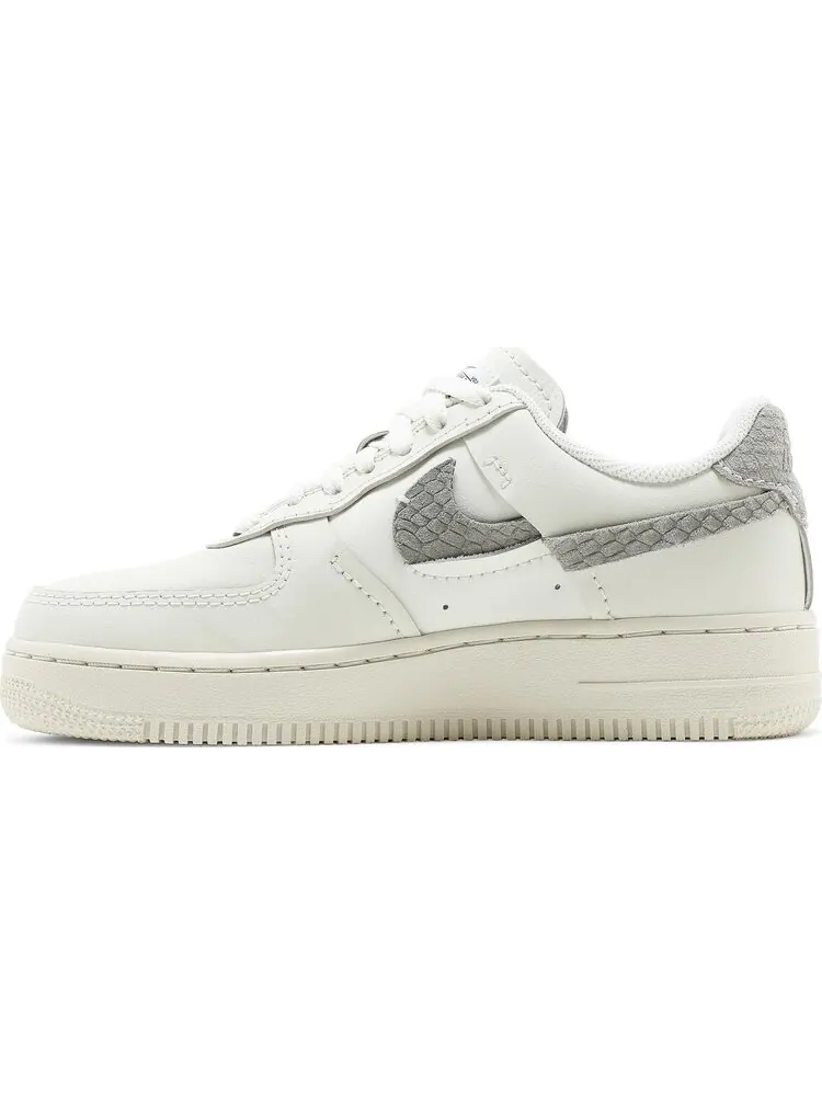 Женские кроссовки Nike Air Force 1 LXX 'Sea Glass Python' — изображение 3 из 8, бежевый