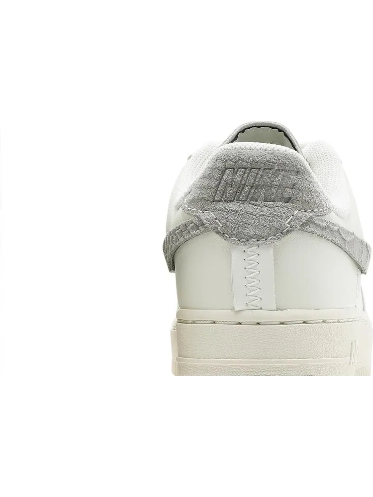 Женские кроссовки Nike Air Force 1 LXX 'Sea Glass Python' — изображение 7 из 8, бежевый