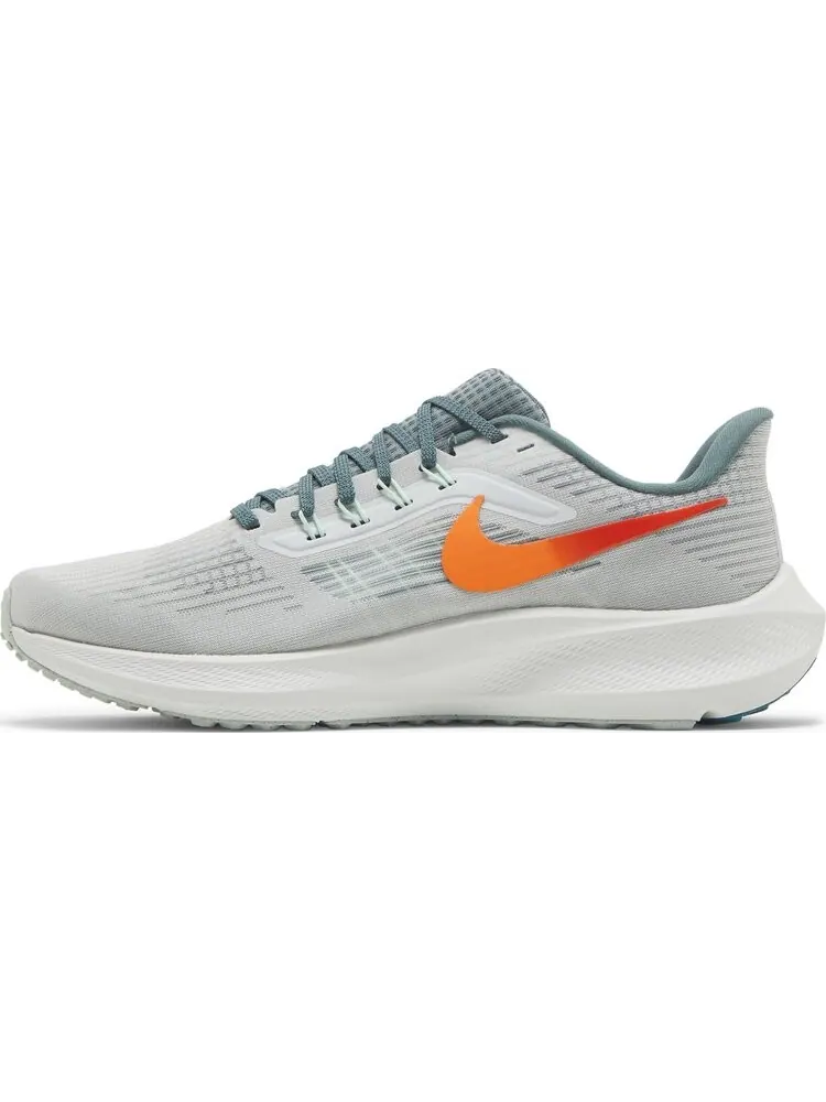 Кроссовки Nike Air Zoom Pegasus 39 'Pure Platinum Total Orange' — изображение 3 из 8, белый