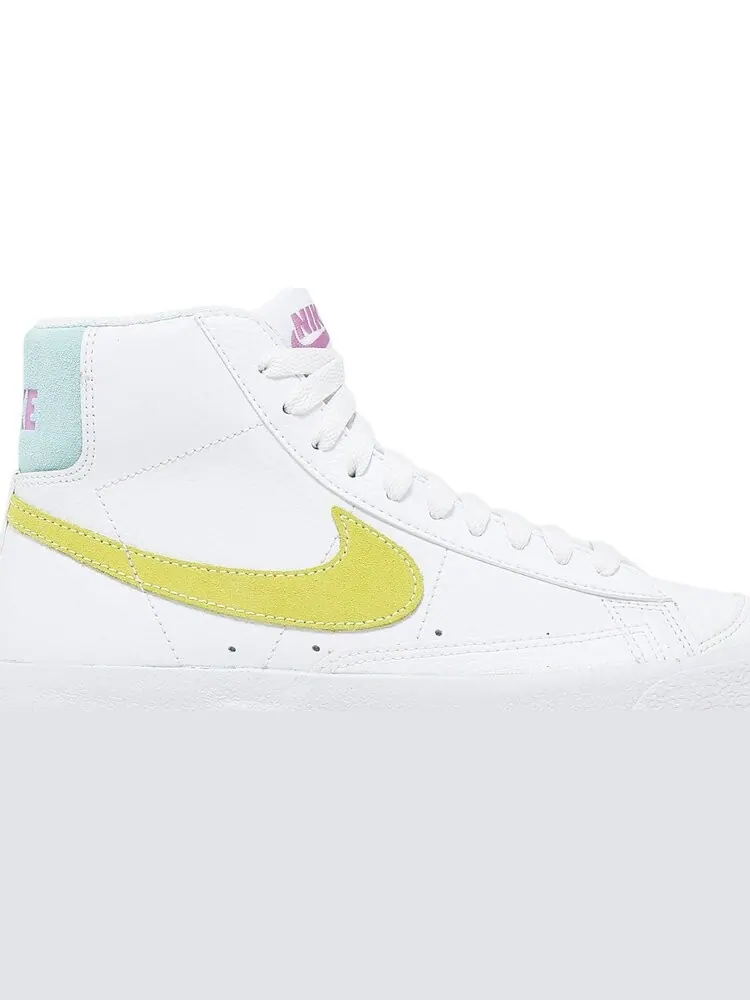 Кроссовки Nike Blazer Mid '77 GS 'White Light Zitron' — изображение 2 из 8, белый