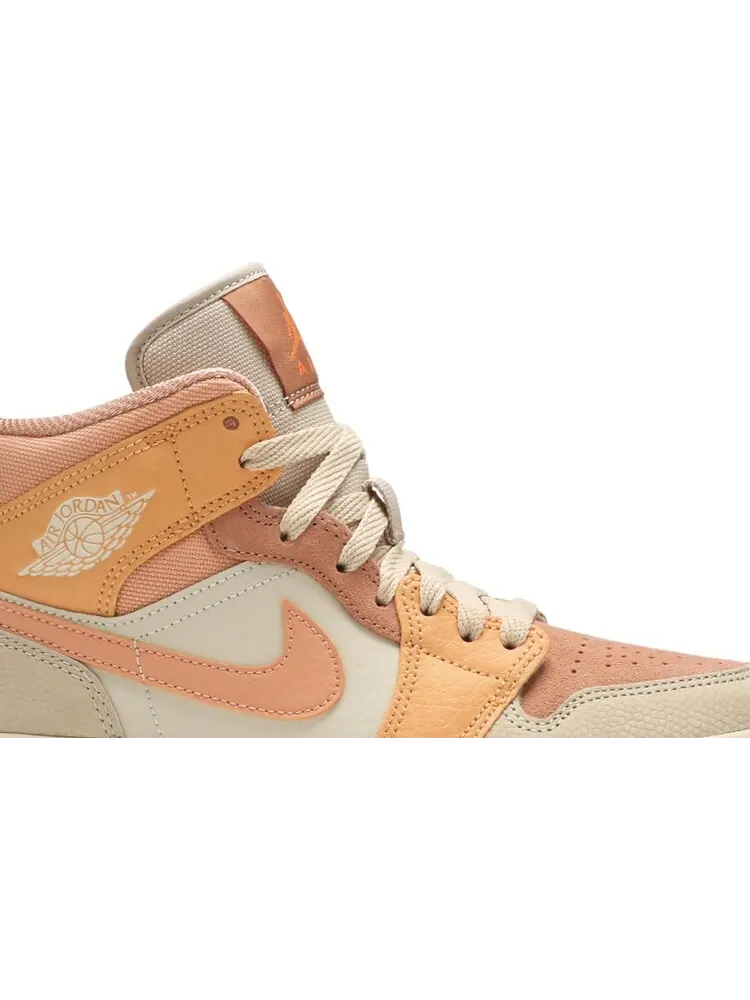 Кроссовки Wmns Air Jordan 1 Mid Apricot — изображение 2 из 8, оранжевый