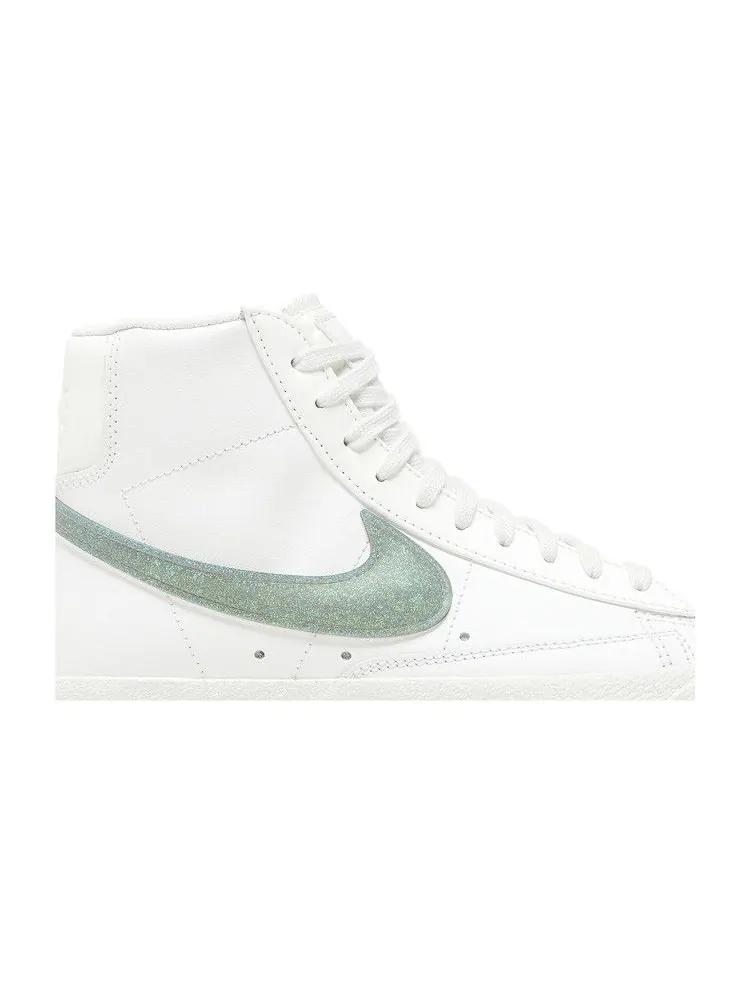 Кроссовки Nike Wmns Blazer Mid '77 Essential 'Glitter Swoosh - Dusty Sage' — изображение 3 из 9, белый/серый/белый
