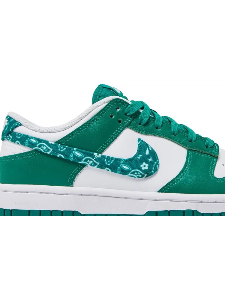 Кроссовки Nike Wmns Dunk Low 'Green Paisley' — изображение 2 из 8, белый