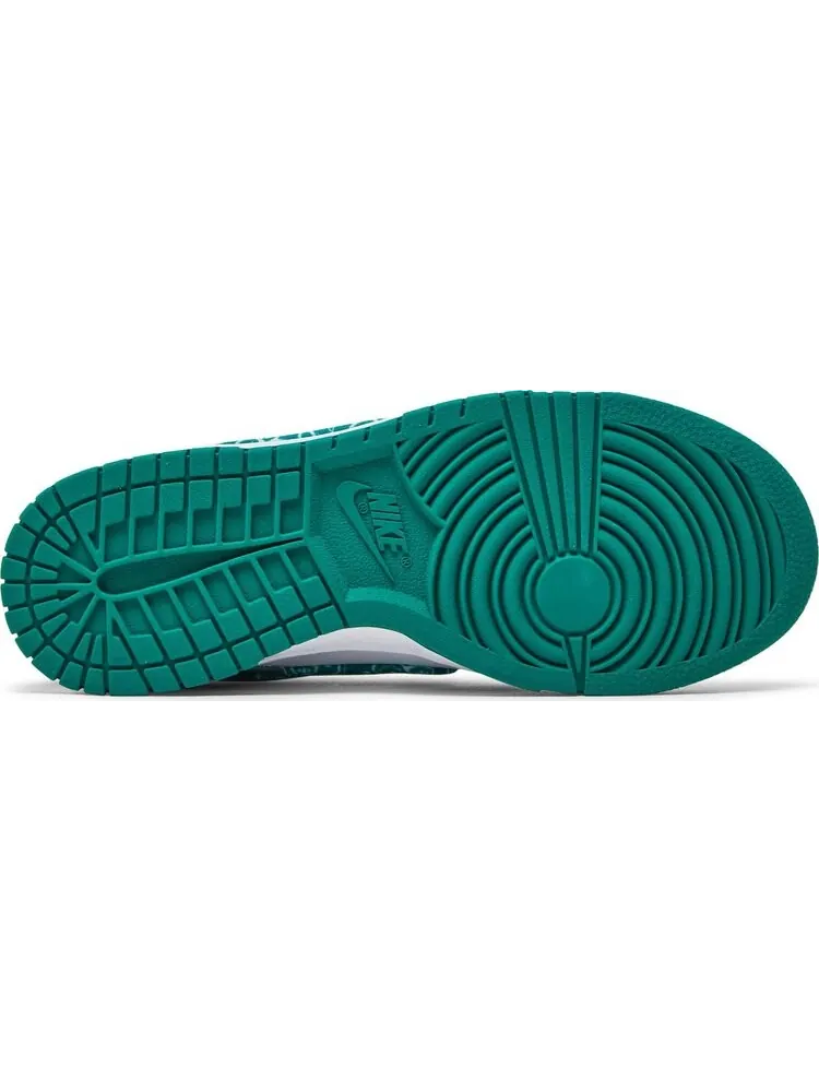 Кроссовки Nike Wmns Dunk Low 'Green Paisley' — изображение 4 из 8, белый