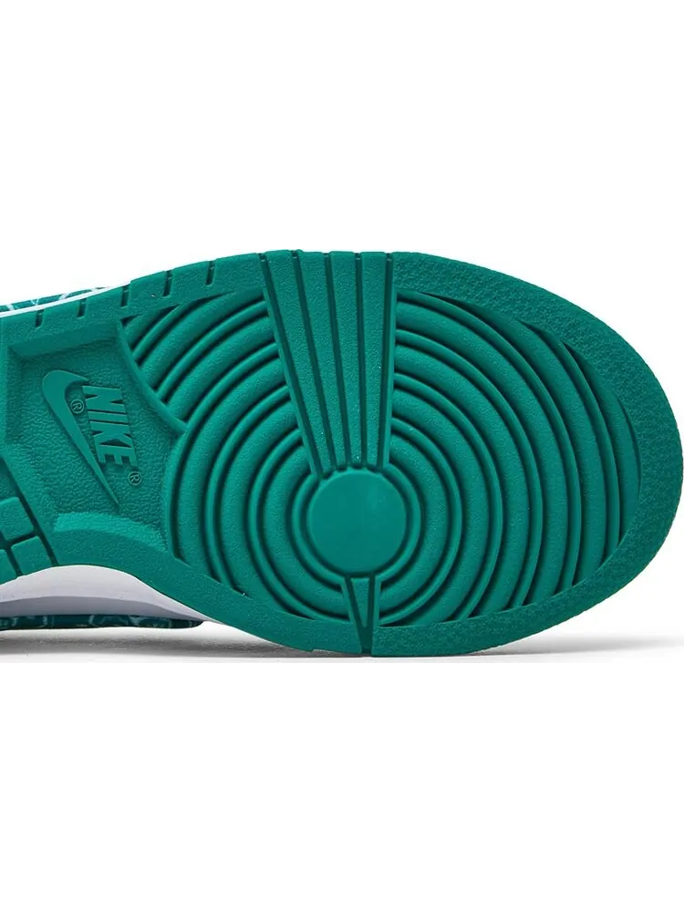 Кроссовки Nike Wmns Dunk Low 'Green Paisley' — изображение 5 из 8, белый