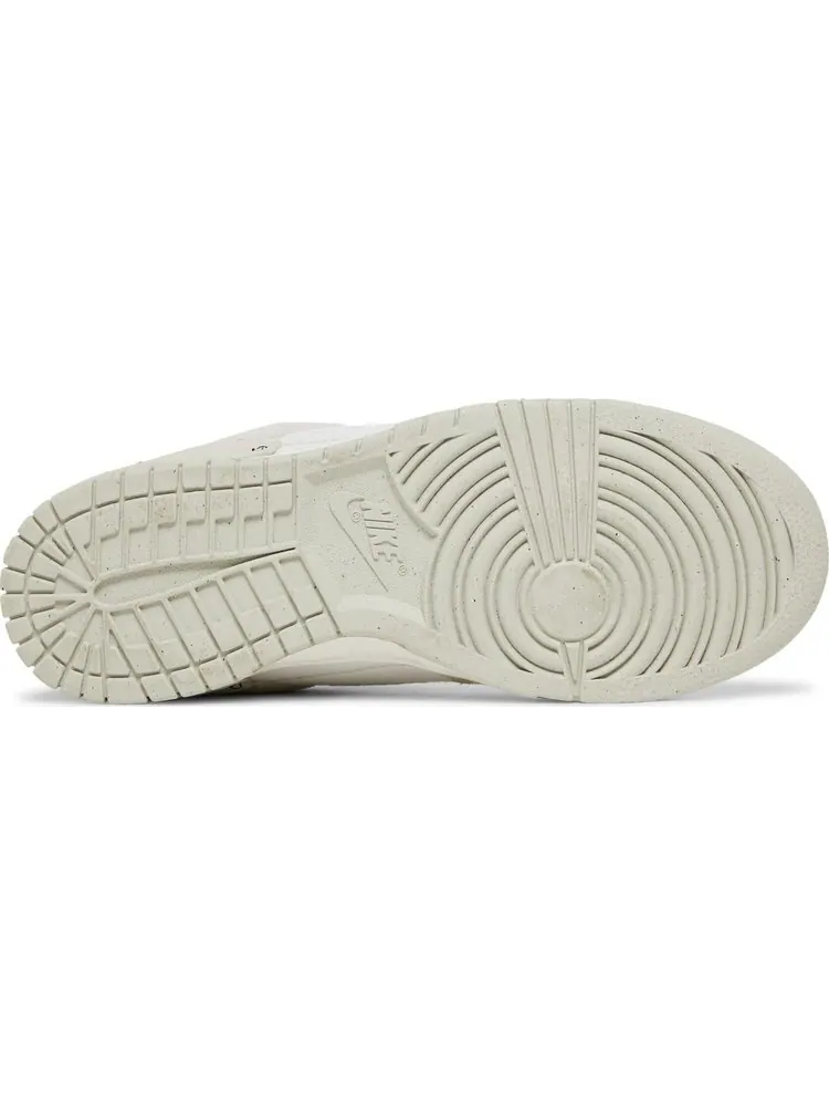 Кроссовки Nike Wmns Dunk Low Disrupt 2 'Pale Ivory' — изображение 4 из 8, белый