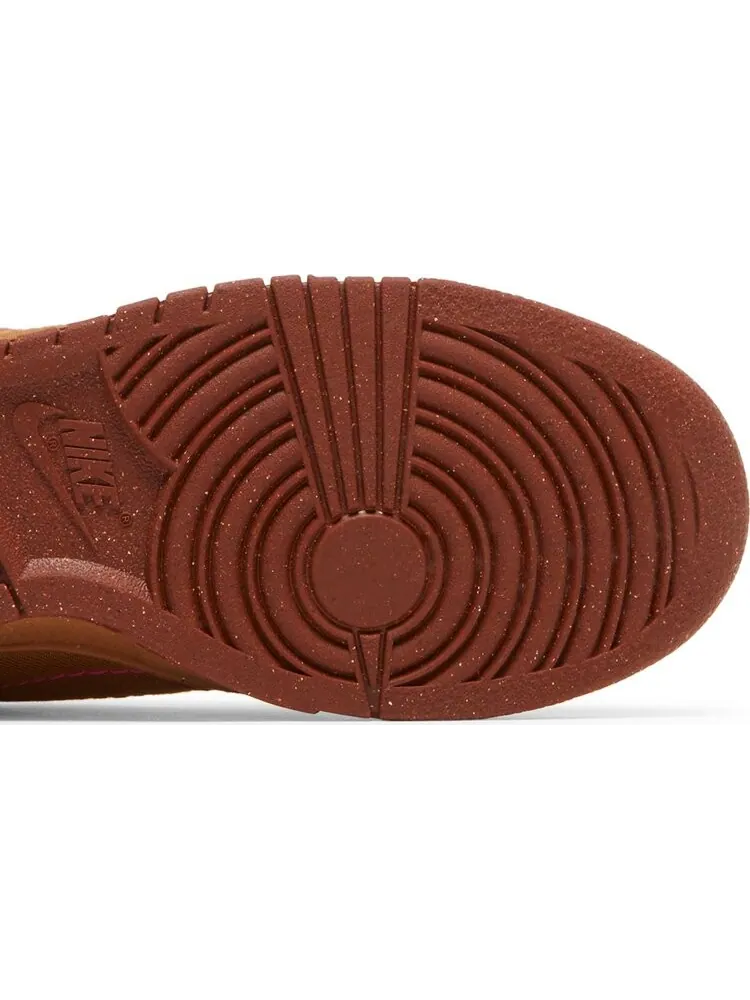 Кроссовки Nike Wmns Dunk Low Disrupt 2 'Desert Bronze' — изображение 5 из 8, коричневый