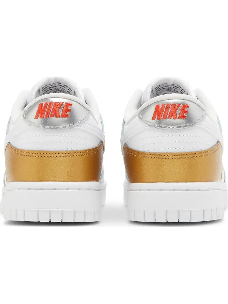 Кроссовки Nike Wmns Dunk Low SE 'Silver Gold Metallic' — изображение 6 из 8, белый