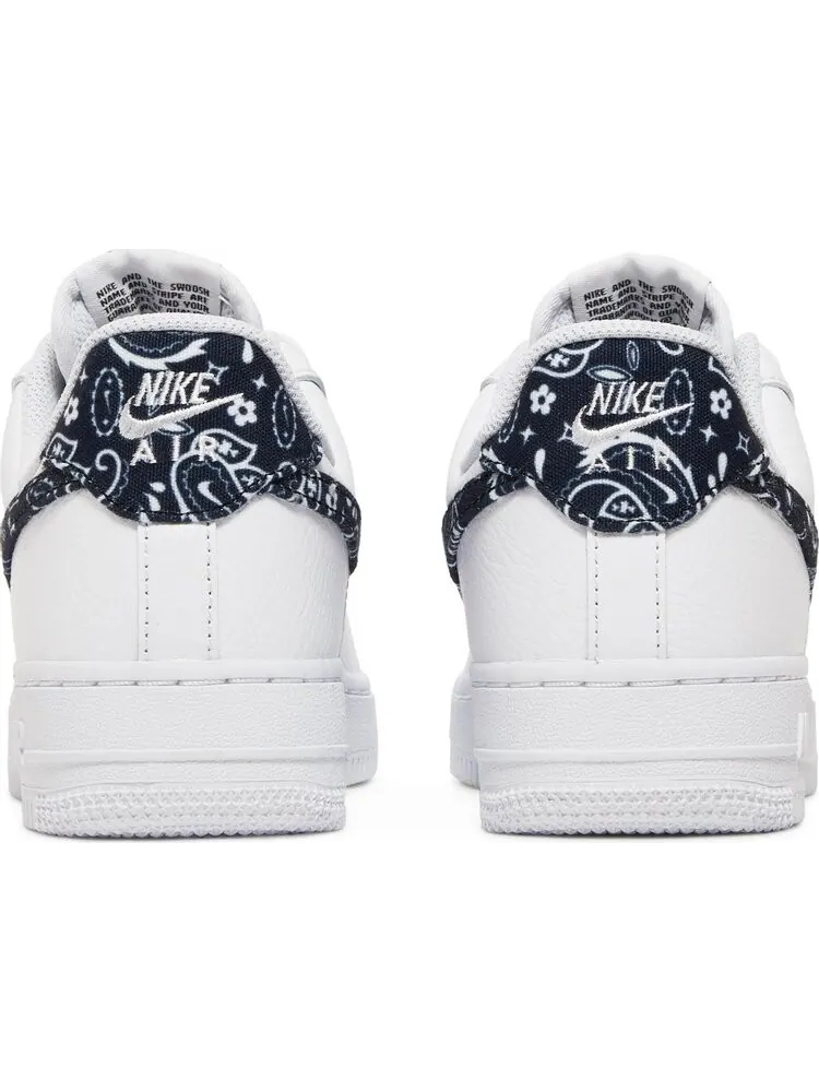 Кроссовки Nike Wmns Air Force 1 '07 Essentials 'Black Paisley' — изображение 6 из 8, белый