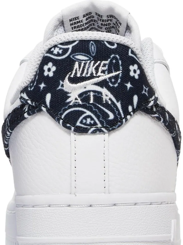 Кроссовки Nike Wmns Air Force 1 '07 Essentials 'Black Paisley' — изображение 7 из 8, белый