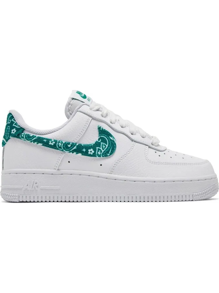 Кроссовки Nike Wmns Air Force 1 '07 Essentials 'Green Paisley' — изображение 1 из 8, белый