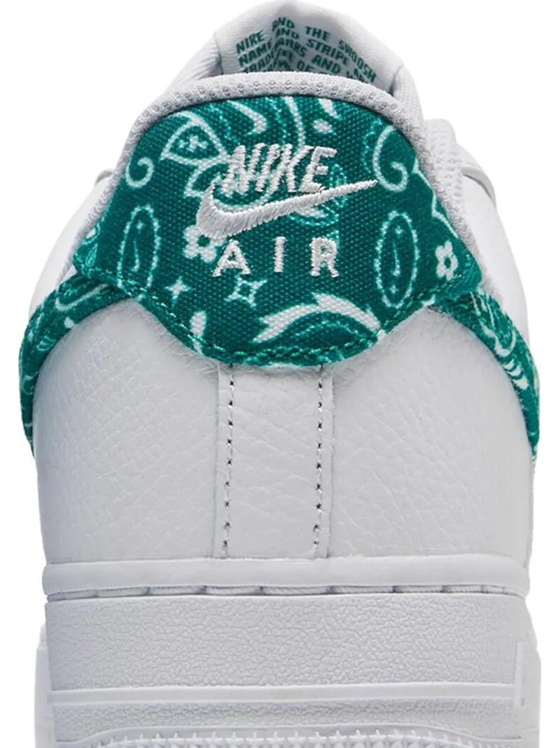 Кроссовки Nike Wmns Air Force 1 '07 Essentials 'Green Paisley' — изображение 7 из 8, белый