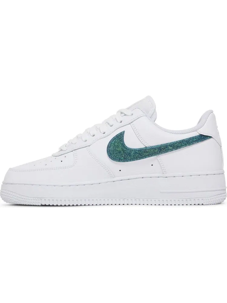 Кроссовки Nike Wmns Air Force 1 Low 'Glitter Swoosh - Celery' — изображение 3 из 8, белый