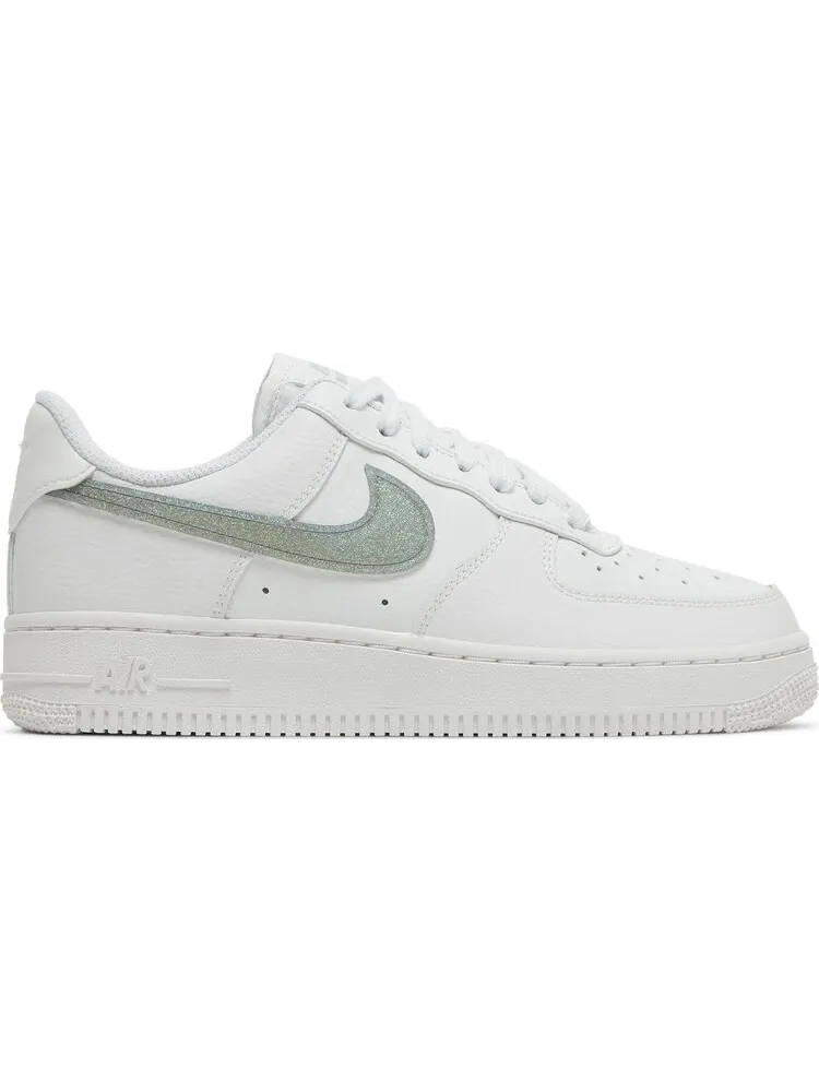 Кроссовки Nike Wmns Air Force 1 '07 Essential 'Summit White Dusty Sage' — изображение 1 из 8, белый