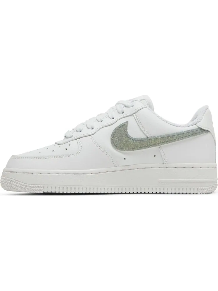 Кроссовки Nike Wmns Air Force 1 '07 Essential 'Summit White Dusty Sage' — изображение 3 из 8, белый