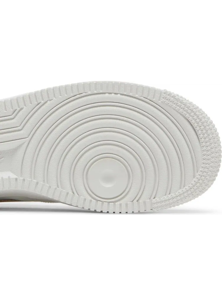 Кроссовки Nike Wmns Air Force 1 '07 Essential 'Summit White Dusty Sage' — изображение 5 из 8, белый