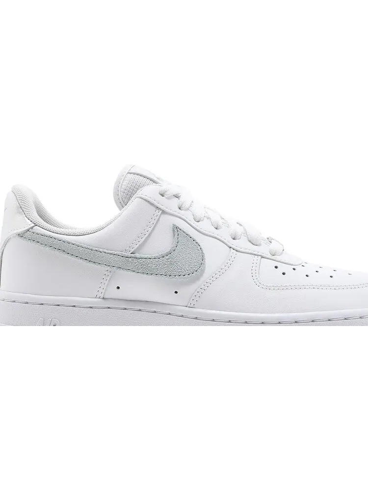 Кроссовки Nike Wmns Air Force 1 '07 'Glacier Blue' — изображение 2 из 8, белый