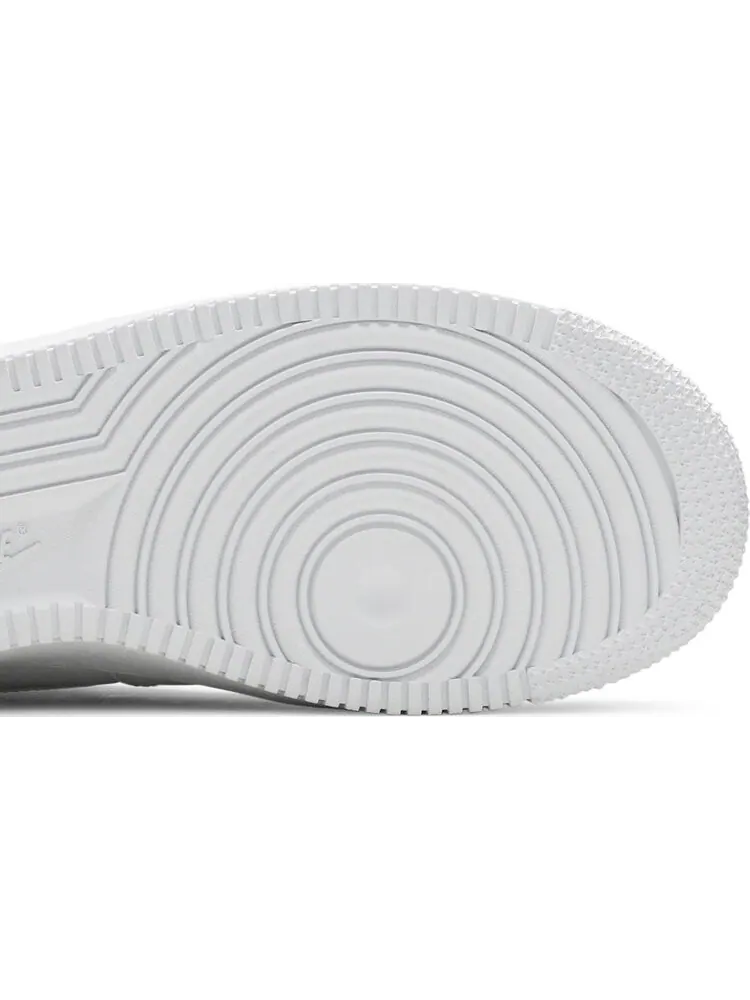 Кроссовки Nike Air Force 1 '07 LV8 'Gold Links Zebra Print' — изображение 5 из 8, белый
