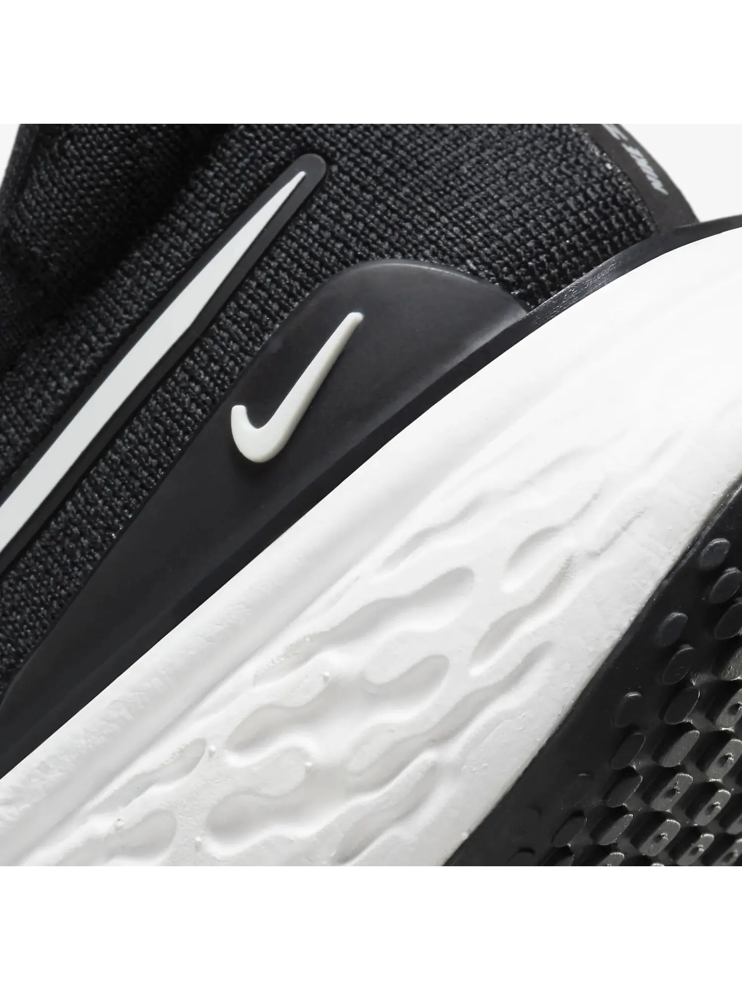 Кроссовки Nike Invincible Run 2 — изображение 7 из 7, черный/белый