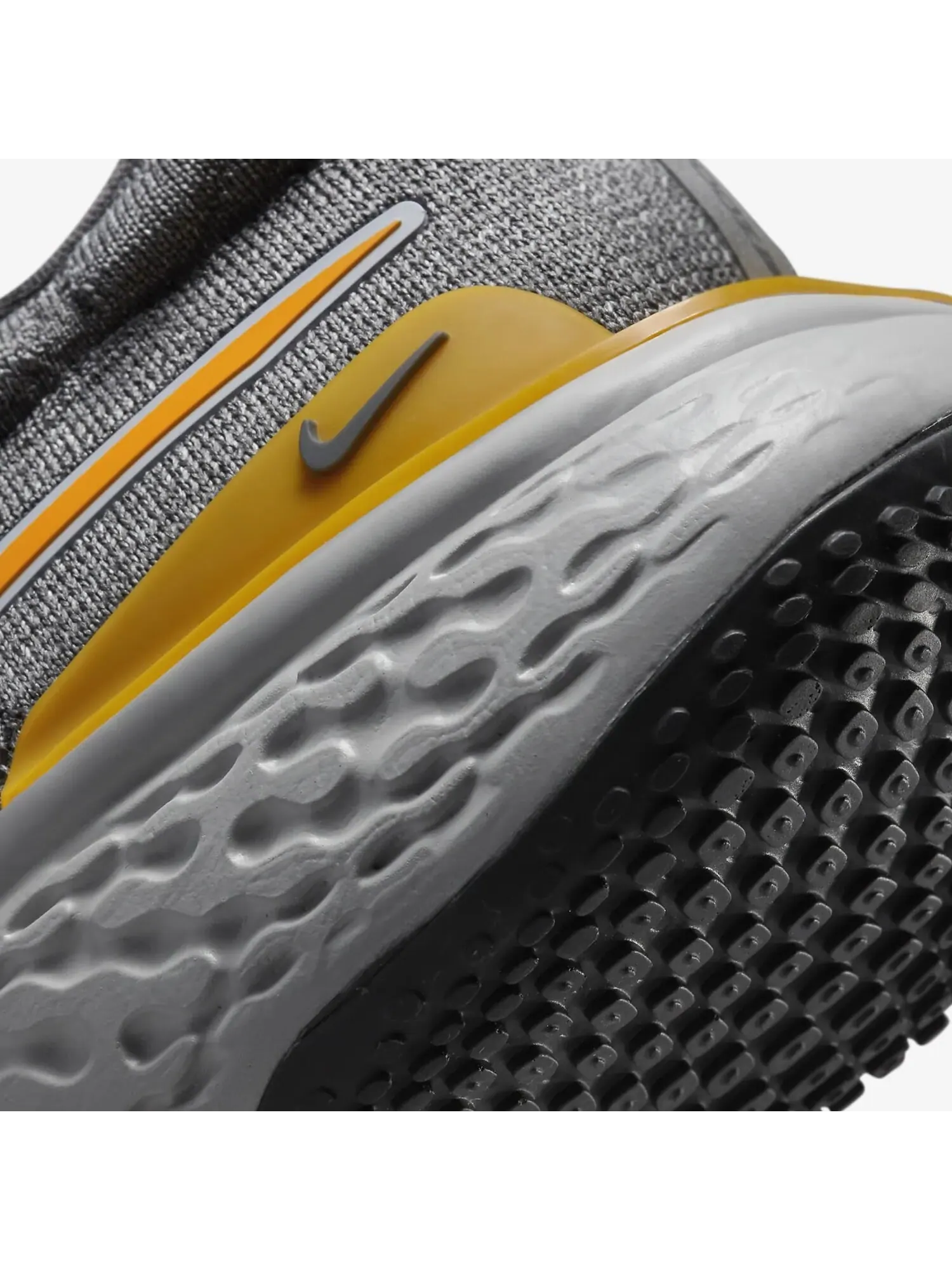 Кроссовки Nike Invincible Run 2 — изображение 7 из 7, серый/оранжевый