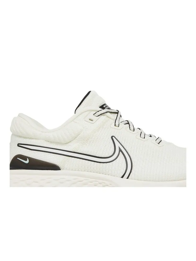 Кроссовки Nike ZoomX Invincible Run Flyknit 2 — изображение 2 из 4, белый