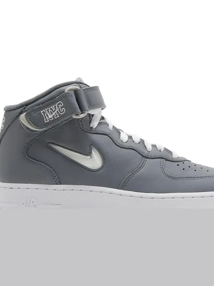 Кроссовки Nike Air Force 1 Mid Jewel QS 'NYC - Cool Grey' — изображение 2 из 8, серый