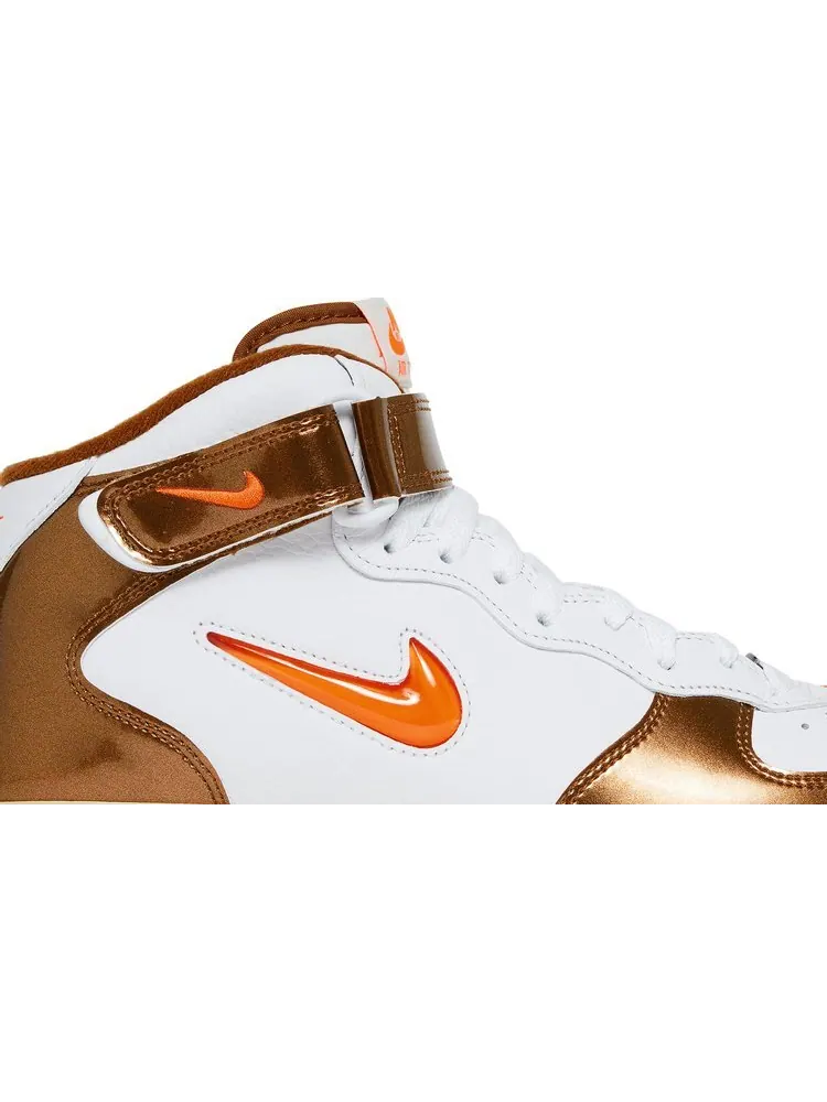 Кроссовки Nike Air Force 1 Mid QS 'Ale Brown' — изображение 2 из 8, белый