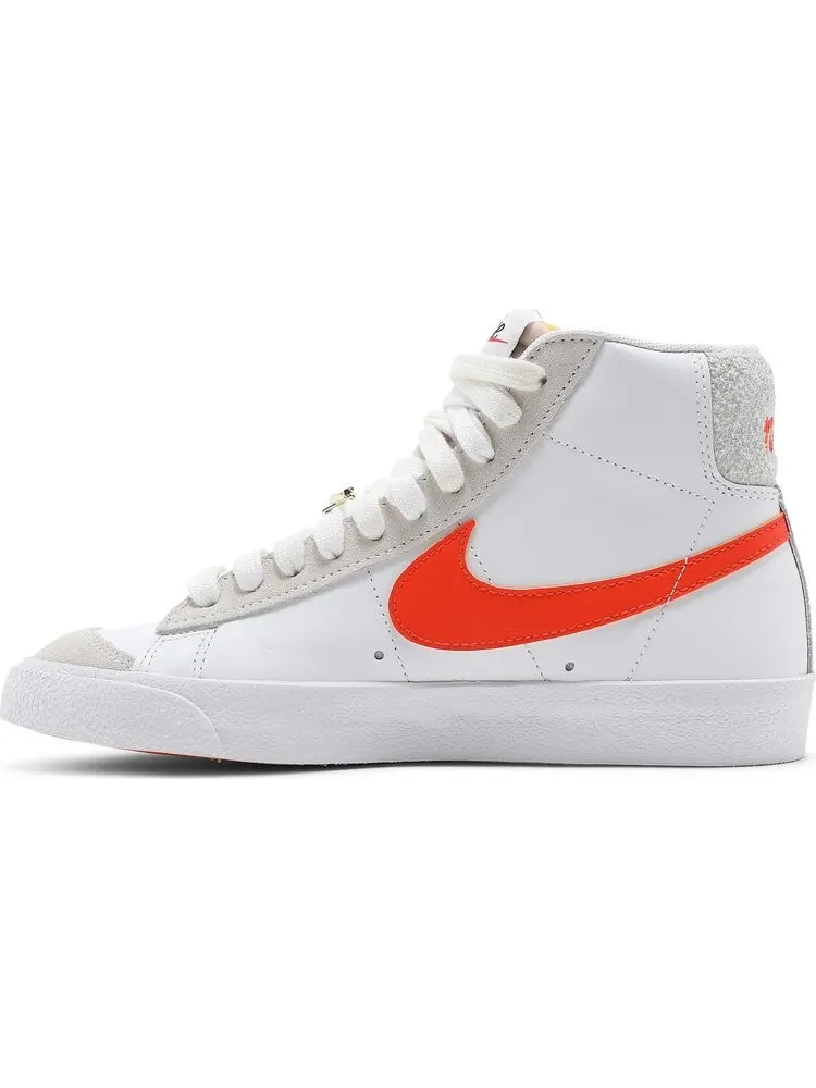 Кроссовки Nike Wmns Blazer Mid '77 SE 'First Use' — изображение 3 из 8, белый