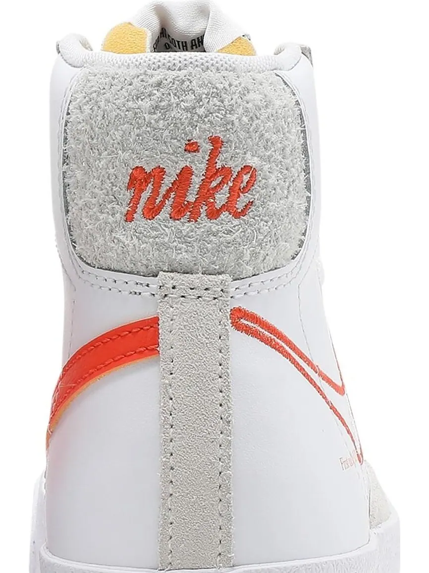 Кроссовки Nike Wmns Blazer Mid '77 SE 'First Use' — изображение 7 из 8, белый