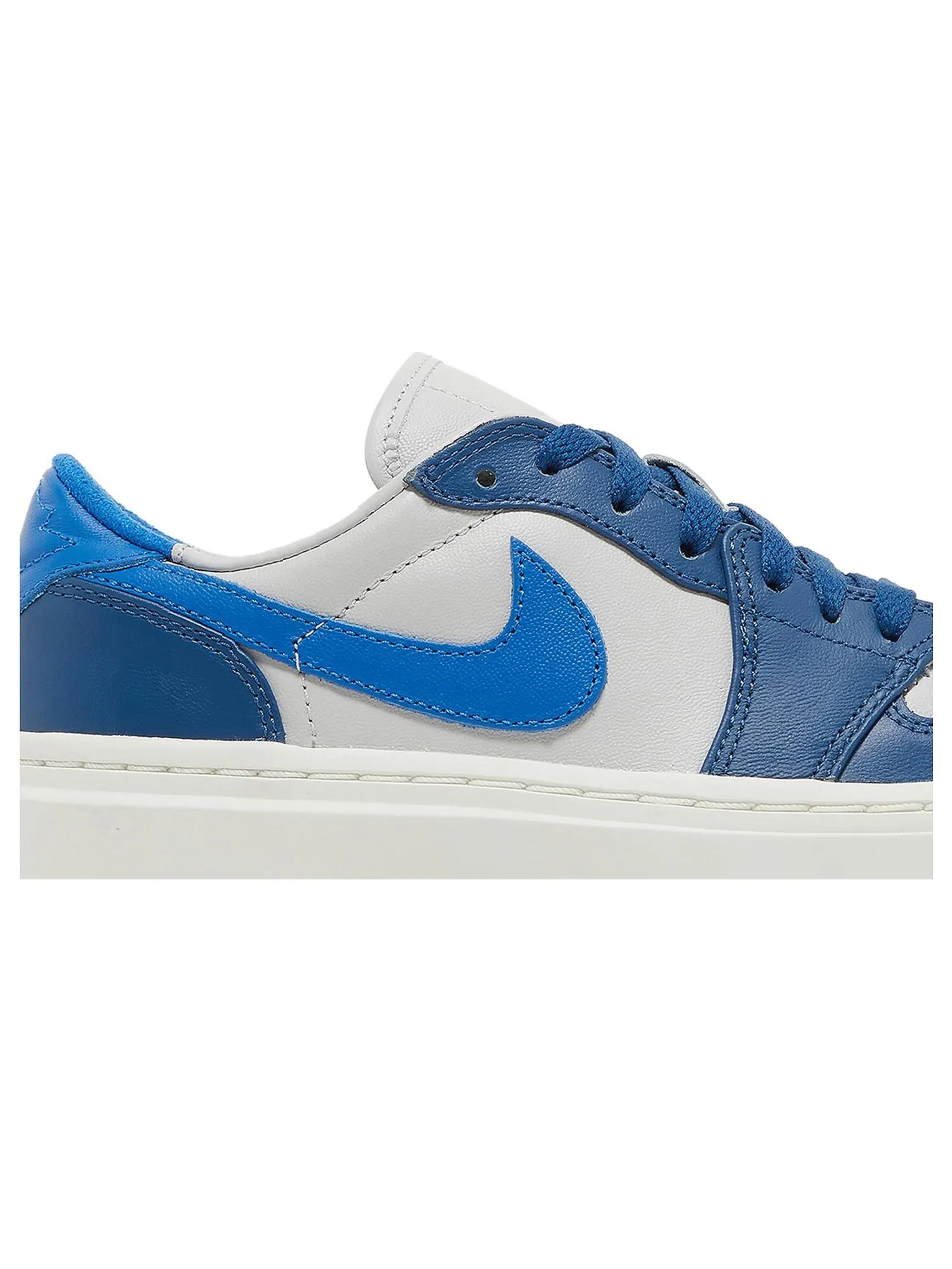 Кроссовки Wmns Air Jordan 1 Elevate Low 'French Blue' — изображение 2 из 8, синий
