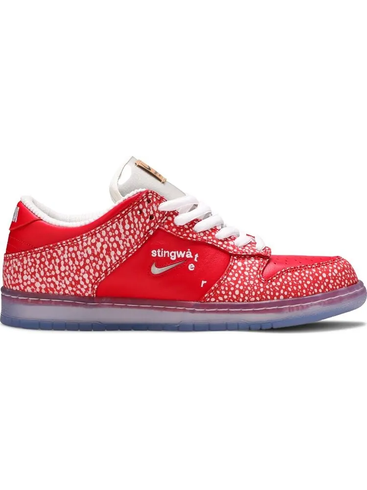 Кроссовки Nike Stingwater x Dunk Low SB 'Magic Mushroom' — изображение 1 из 10, красный