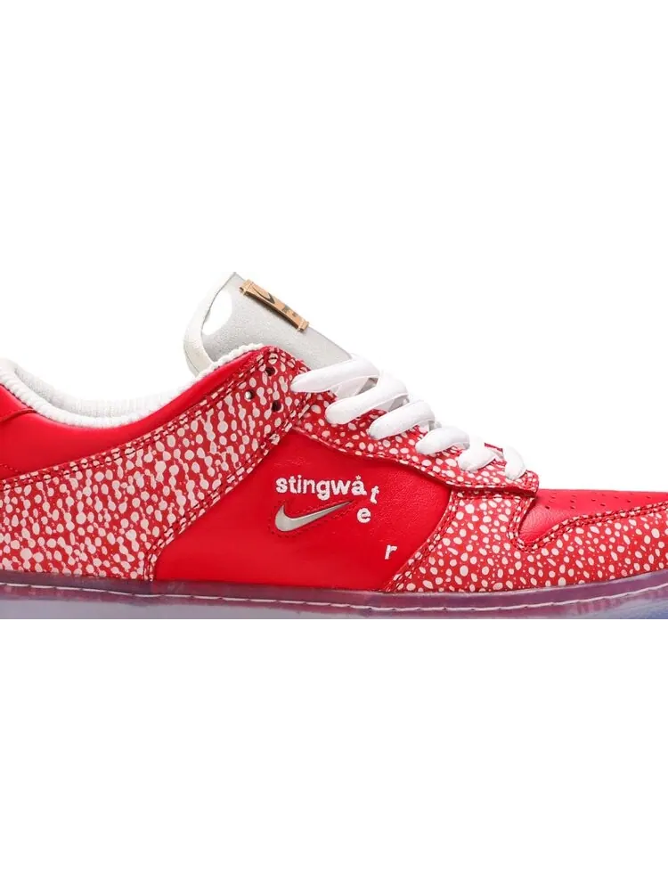 Кроссовки Nike Stingwater x Dunk Low SB 'Magic Mushroom' — изображение 2 из 10, красный