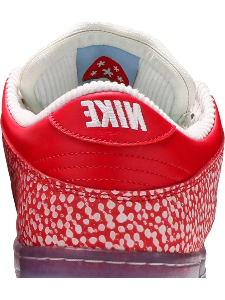 Кроссовки Nike Stingwater x Dunk Low SB 'Magic Mushroom' — изображение 7 из 10, красный