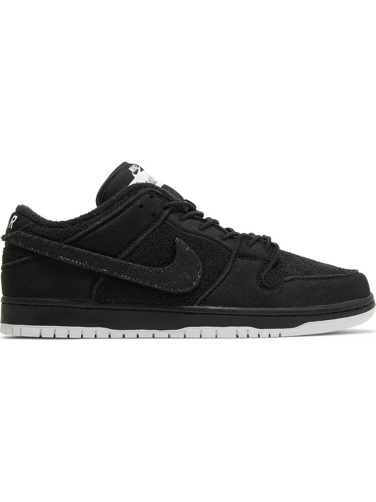 Кроссовки Nike Gnarhunters x Dunk Low SB 'Black' — изображение 1 из 8, черный