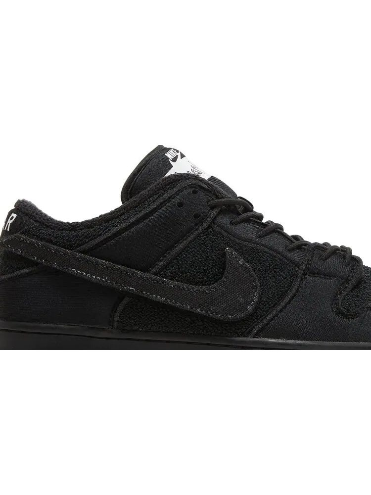 Кроссовки Nike Gnarhunters x Dunk Low SB 'Black' — изображение 2 из 8, черный