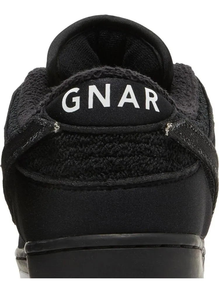 Кроссовки Nike Gnarhunters x Dunk Low SB 'Black' — изображение 7 из 8, черный