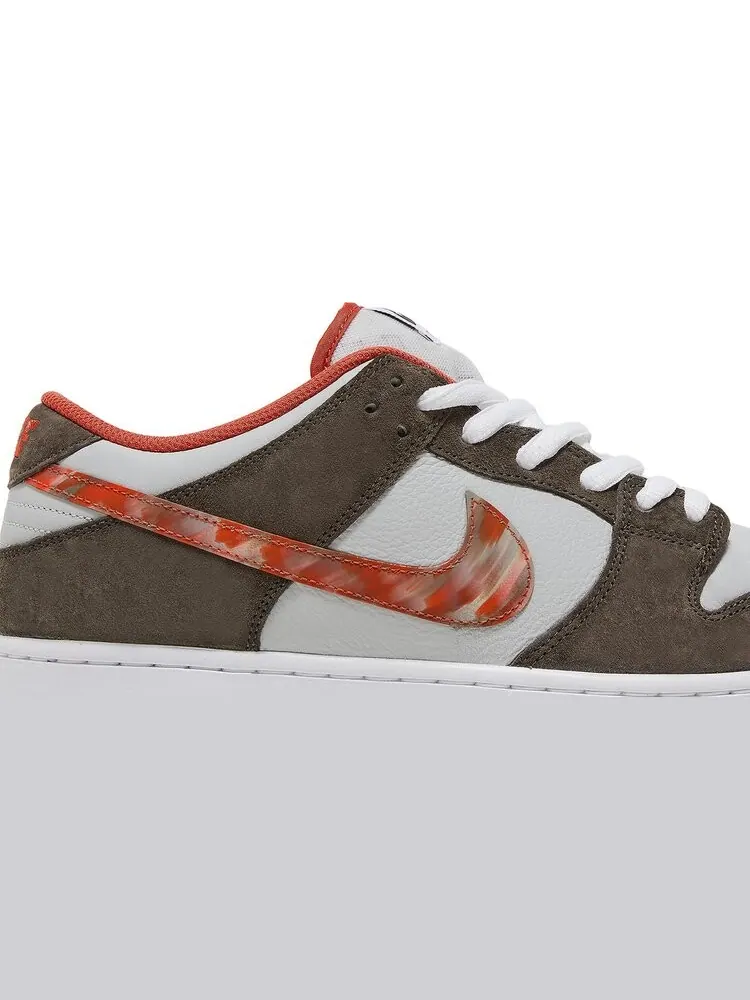 Кроссовки Nike Crushed D.C. x Dunk Low SB 'Golden Hour' — изображение 2 из 10, белый