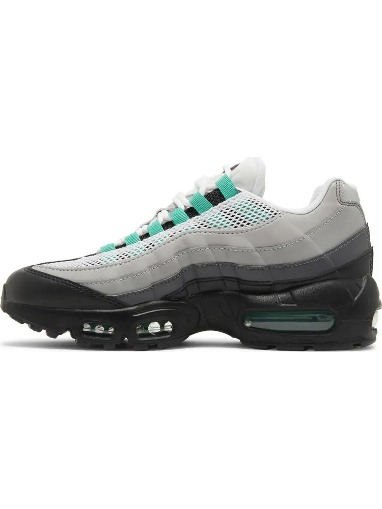 Кроссовки Wmns Air Max 95 Next Nature 'Stadium Green' — изображение 3 из 4, серый
