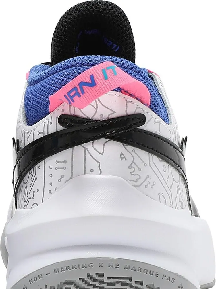 Кроссовки Nike Space Jam x Team Hustle D10 SE GS 'Computer Chip' — изображение 7 из 8, белый