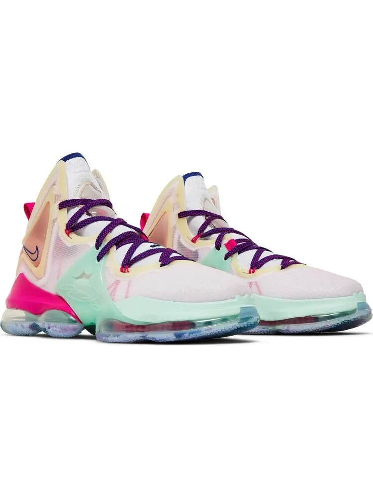 Кроссовки Nike LeBron 19 'Valentine's Day' — изображение 8 из 8, белый