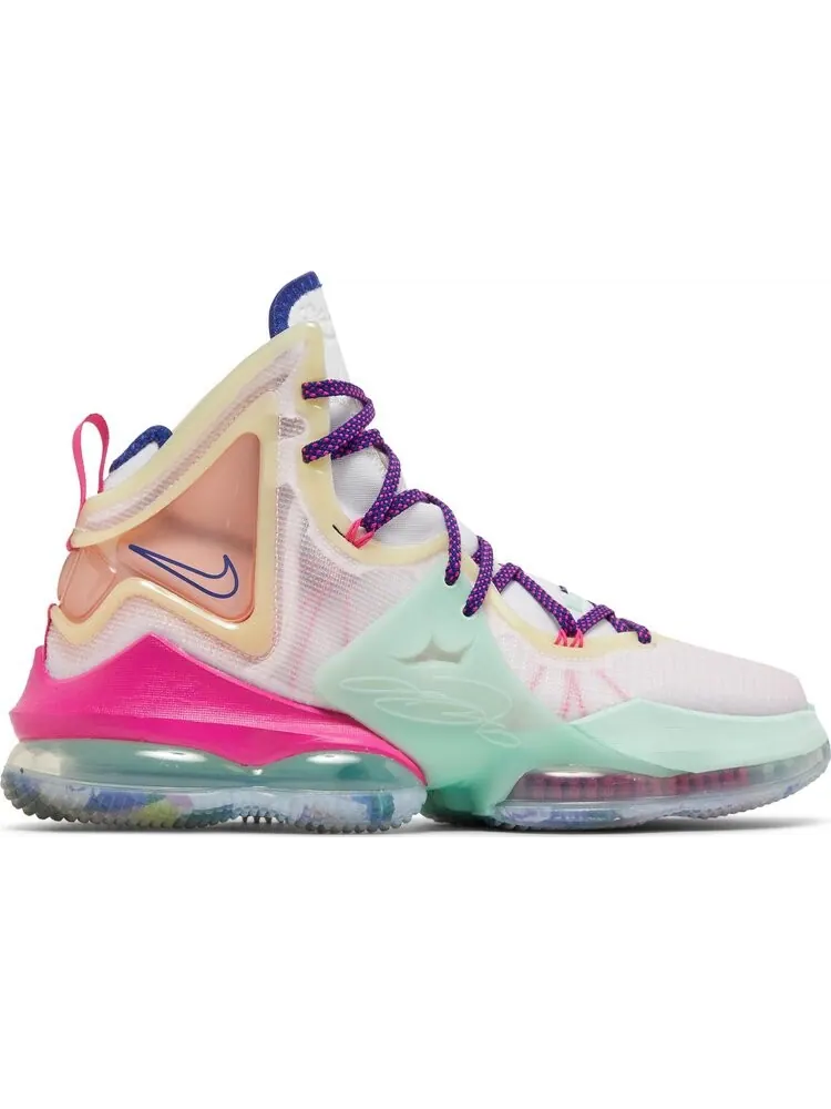 Кроссовки Nike LeBron 19 EP 'Valentine's Day' — изображение 1 из 8, белый