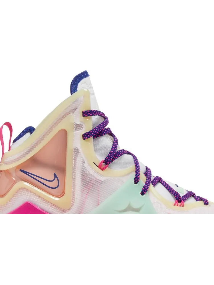 Кроссовки Nike LeBron 19 EP 'Valentine's Day' — изображение 2 из 8, белый