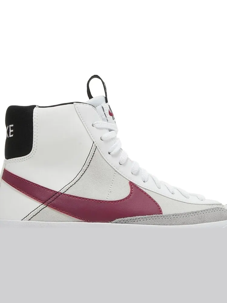 Кроссовки Nike Blazer Mid '77 SE GS 'White Rush Maroon' — изображение 2 из 8, белый