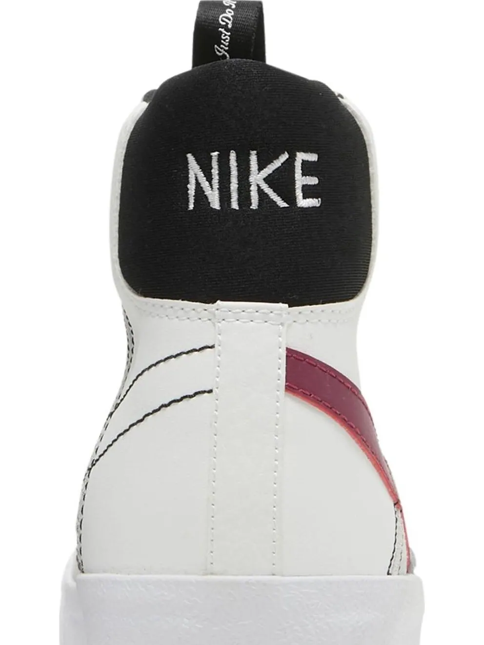 Кроссовки Nike Blazer Mid '77 SE GS 'White Rush Maroon' — изображение 7 из 8, белый