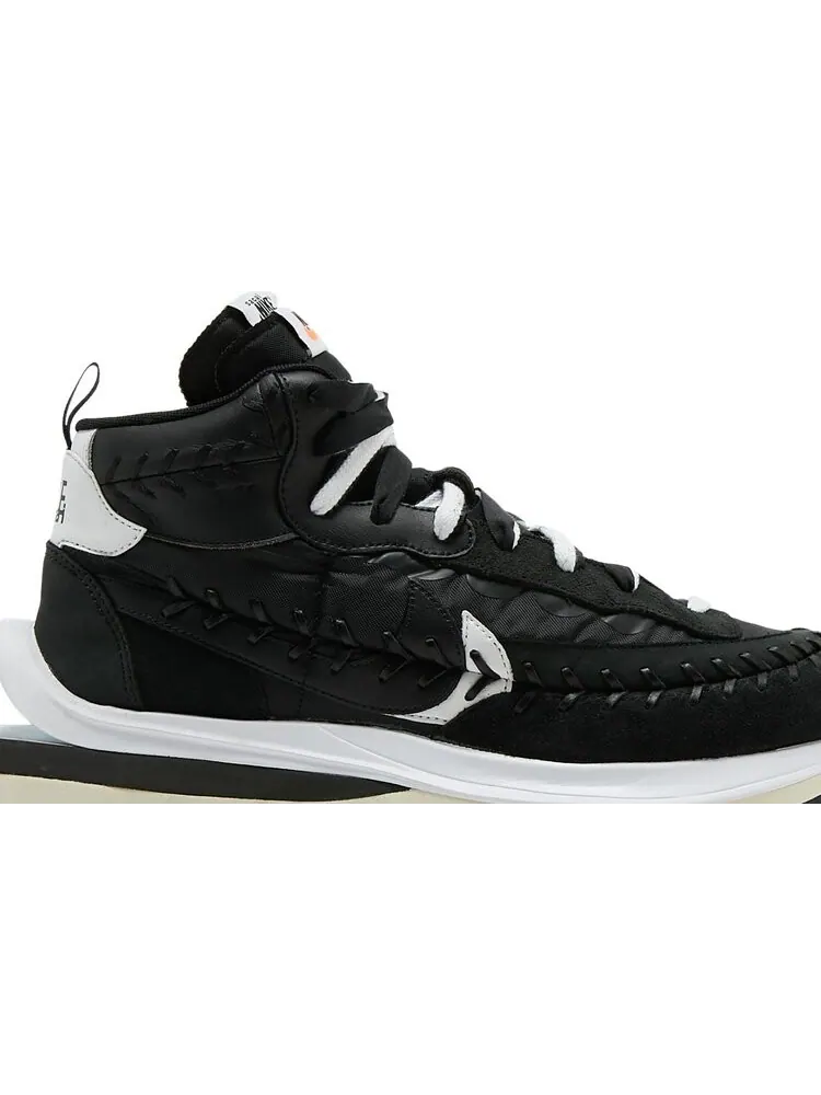 Кроссовки Nike sacai x Jean Paul Gaultier x VaporWaffle 'Black' — изображение 2 из 8, черный