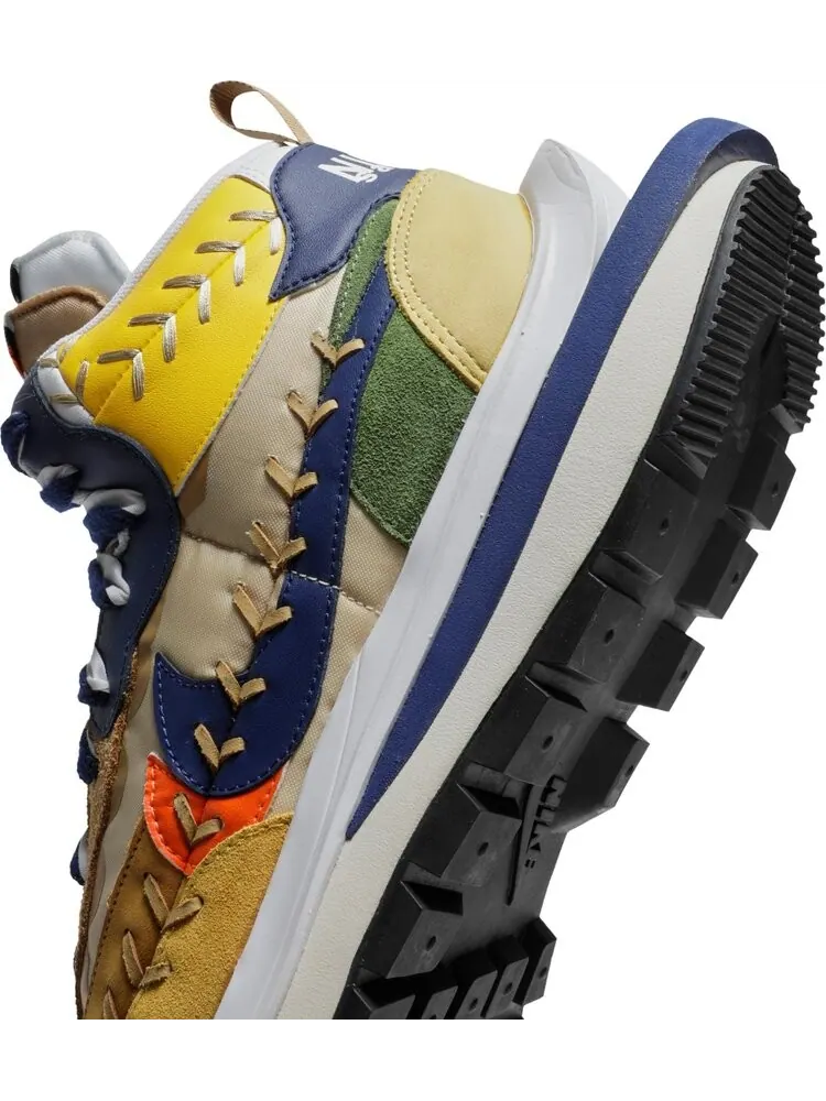 Кроссовки Nike sacai x Jean Paul Gaultier x VaporWaffle 'Sesame' — изображение 10 из 10, загар