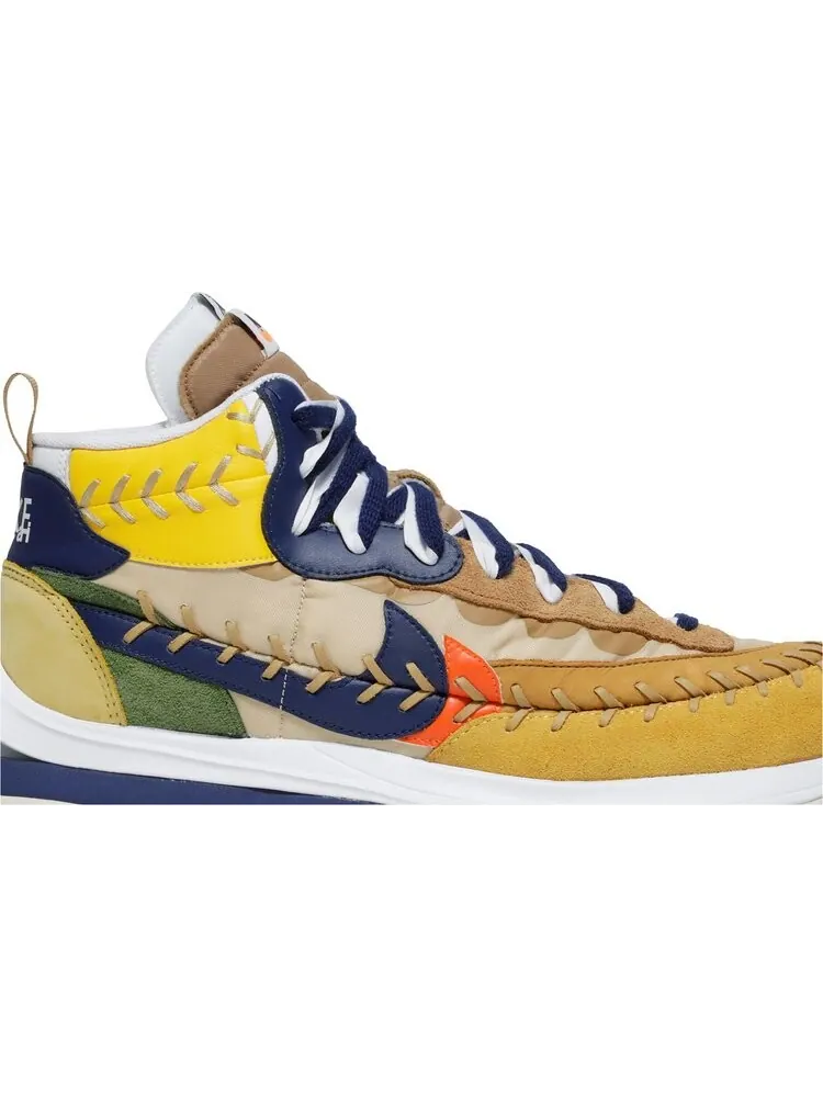Кроссовки Nike sacai x Jean Paul Gaultier x VaporWaffle 'Sesame' — изображение 2 из 10, загар
